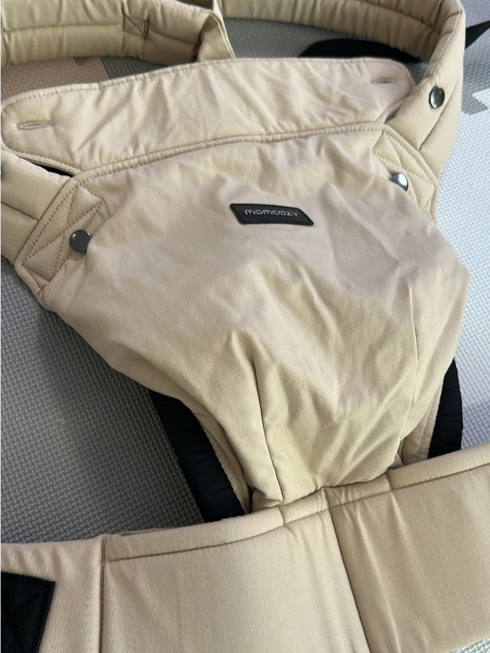 Momcozy Beige Carrier - Picture 2 of 5